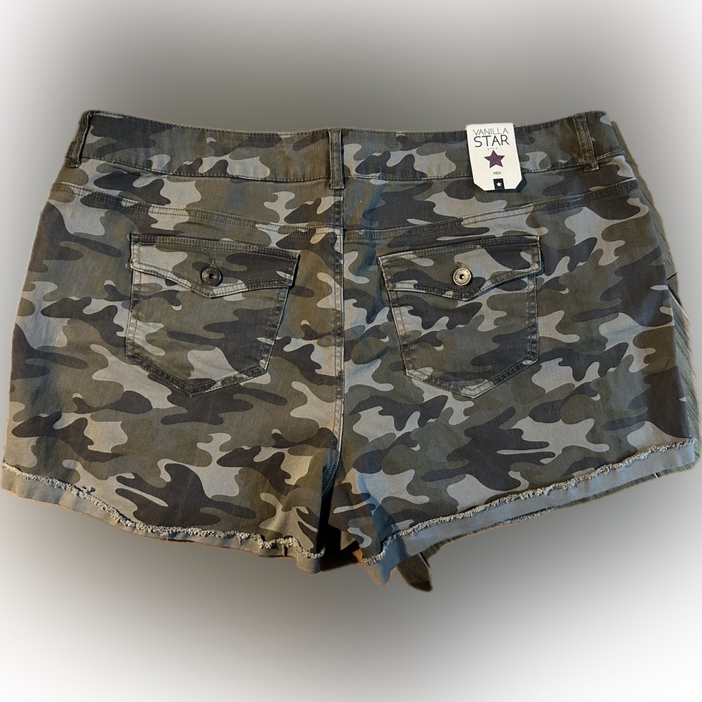 NWT Vanilla Star SZ 22 green camo high rise stretch shorts/waist 46”-48” - Picture 3 of 7